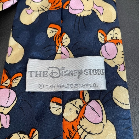 Disney Tigger Tie - Picture 2 of 3